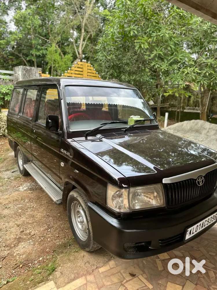 Toyota Qualis 2004 Diesel 460000 Km Driven