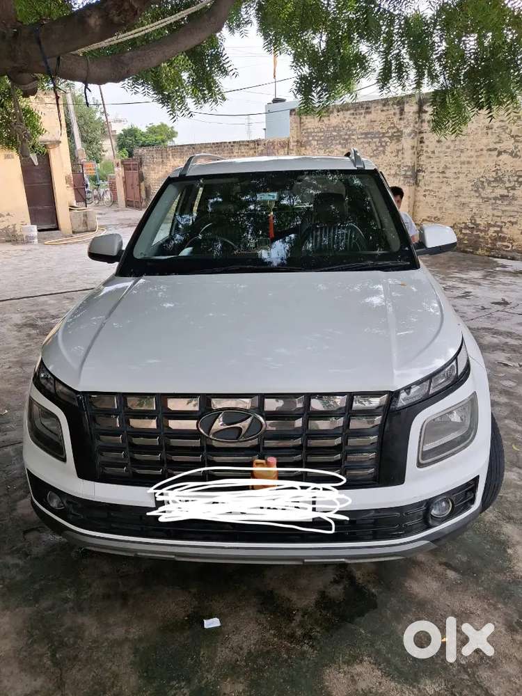 Hyundai Venue Petrol 2024