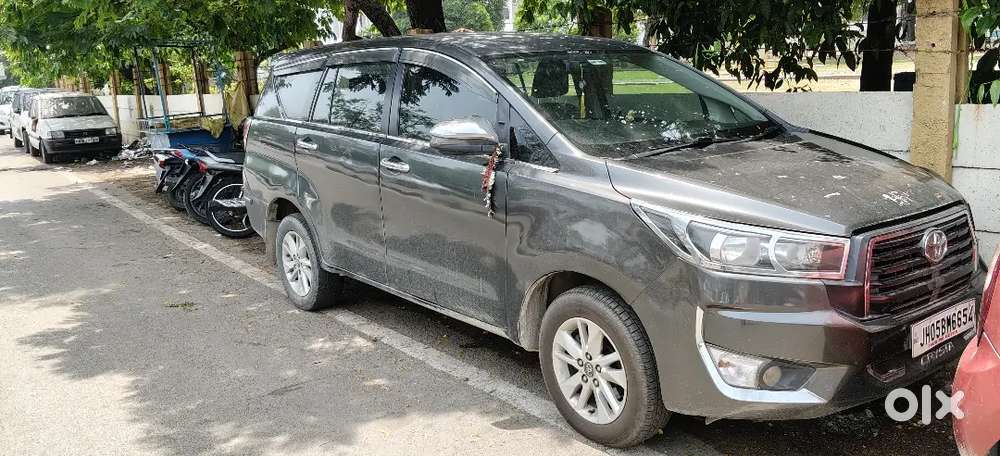 Innova Crysta 2016