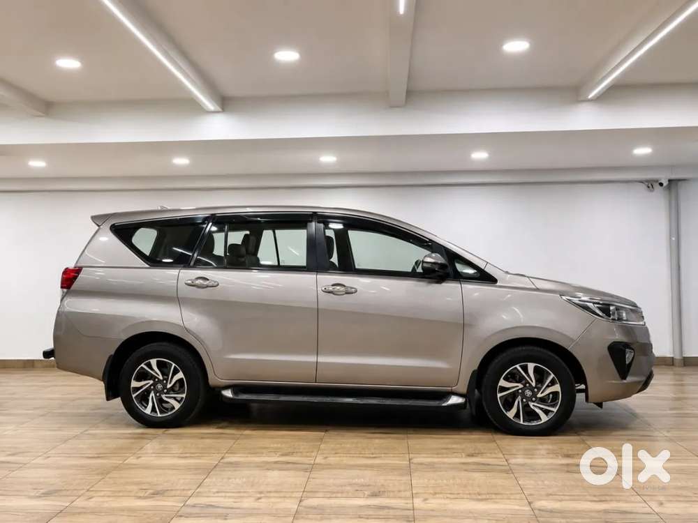 Toyota Innova Crysta [2020-ongoing] 2.4 Gx At 8 Str, 2022, Diesel