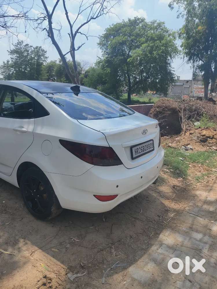Hyundai Verna 2012