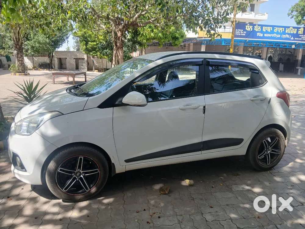 Grand I10 With Fully Loaded Car