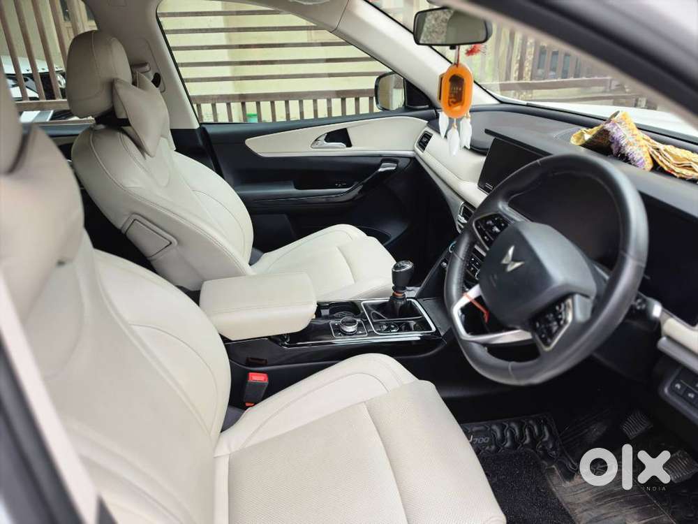 Mahindra Xuv700 2024 Awaits You