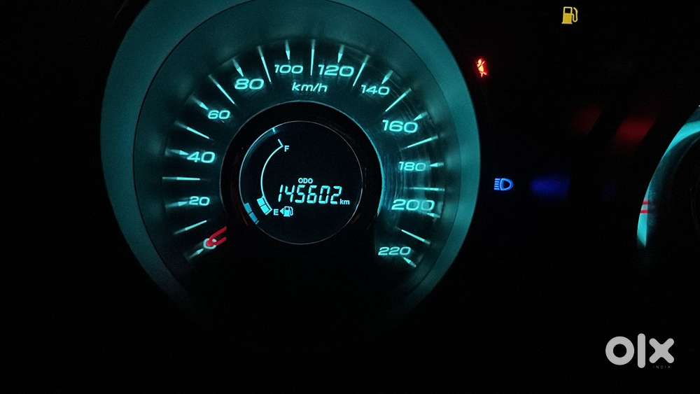 Mahindra Xuv500 W10 2015