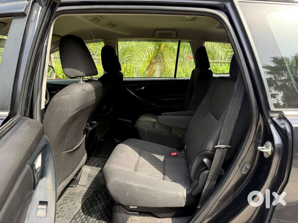 Toyota Innova Crysta [2020-ongoing] 2.4 Gx 7 Str, 2022, Diesel