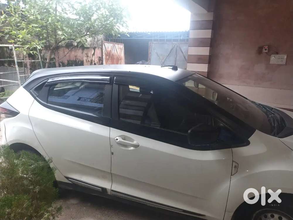 Tata Altroz 1.2 Xe 2021