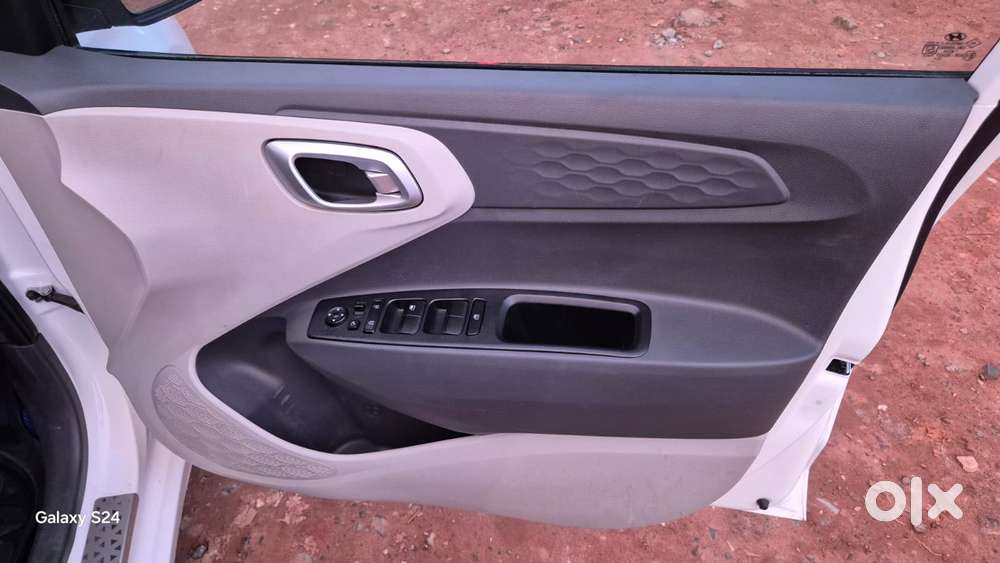 Hyundai Aura Sx (o) Manual, 2023, Petrol