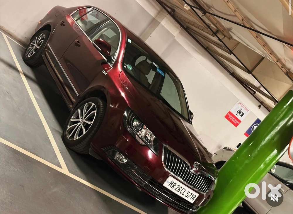 Skoda Superb 2014 Petrol 40000 Km Driven