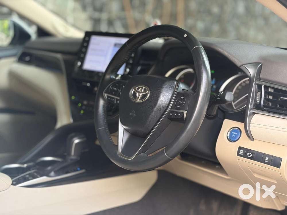 Toyota Camry Hybrid, 2022, Petrol