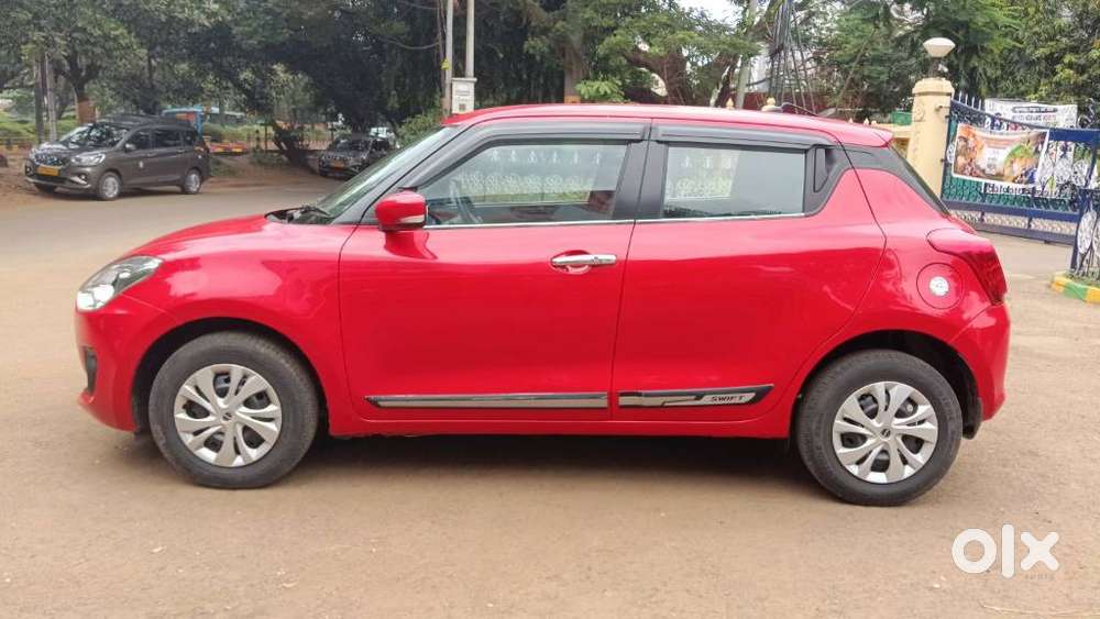 Maruti Suzuki New-gen Swift Vxi, 2021, Petrol