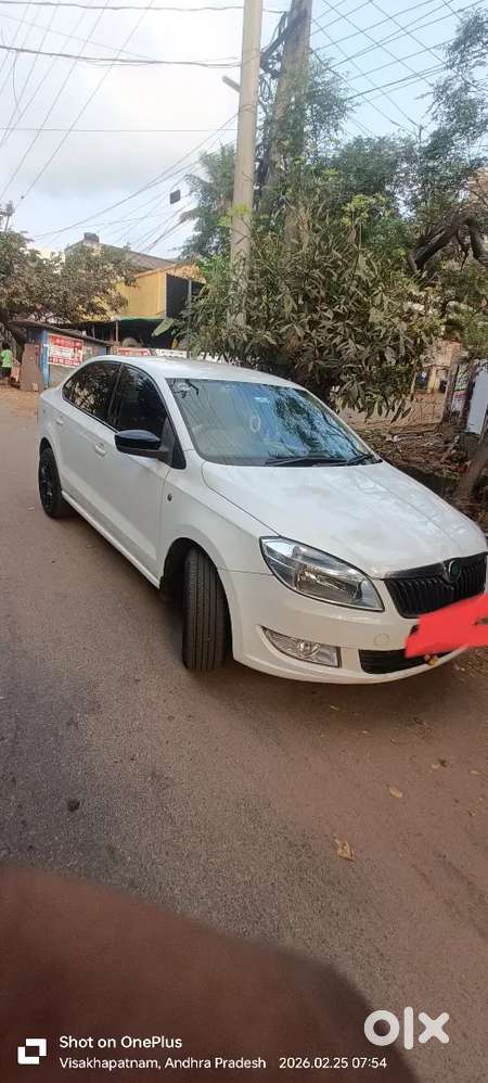 Skoda Rapid Elegance 2012 Diesel Manual