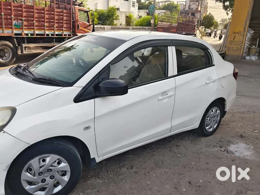 Honda Amaze 2nd Gen 2017 Cng & Hybrids 100000 Km Driven