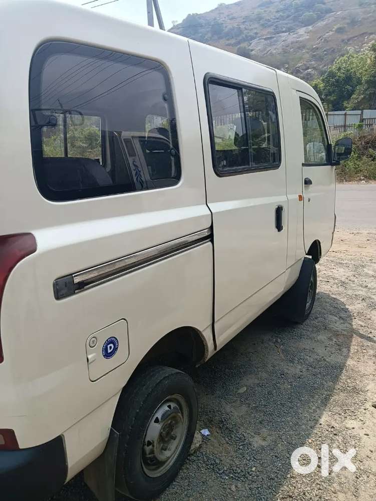 Mahindra Van