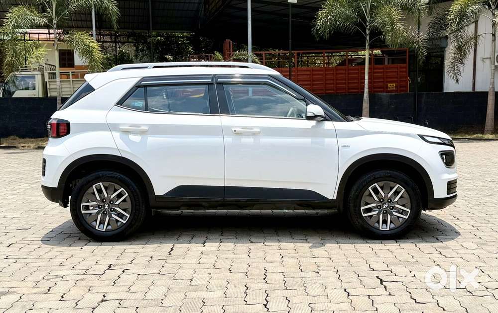 Hyundai Venue 1.0 S (o) Turbo Dct, 2024, Petrol