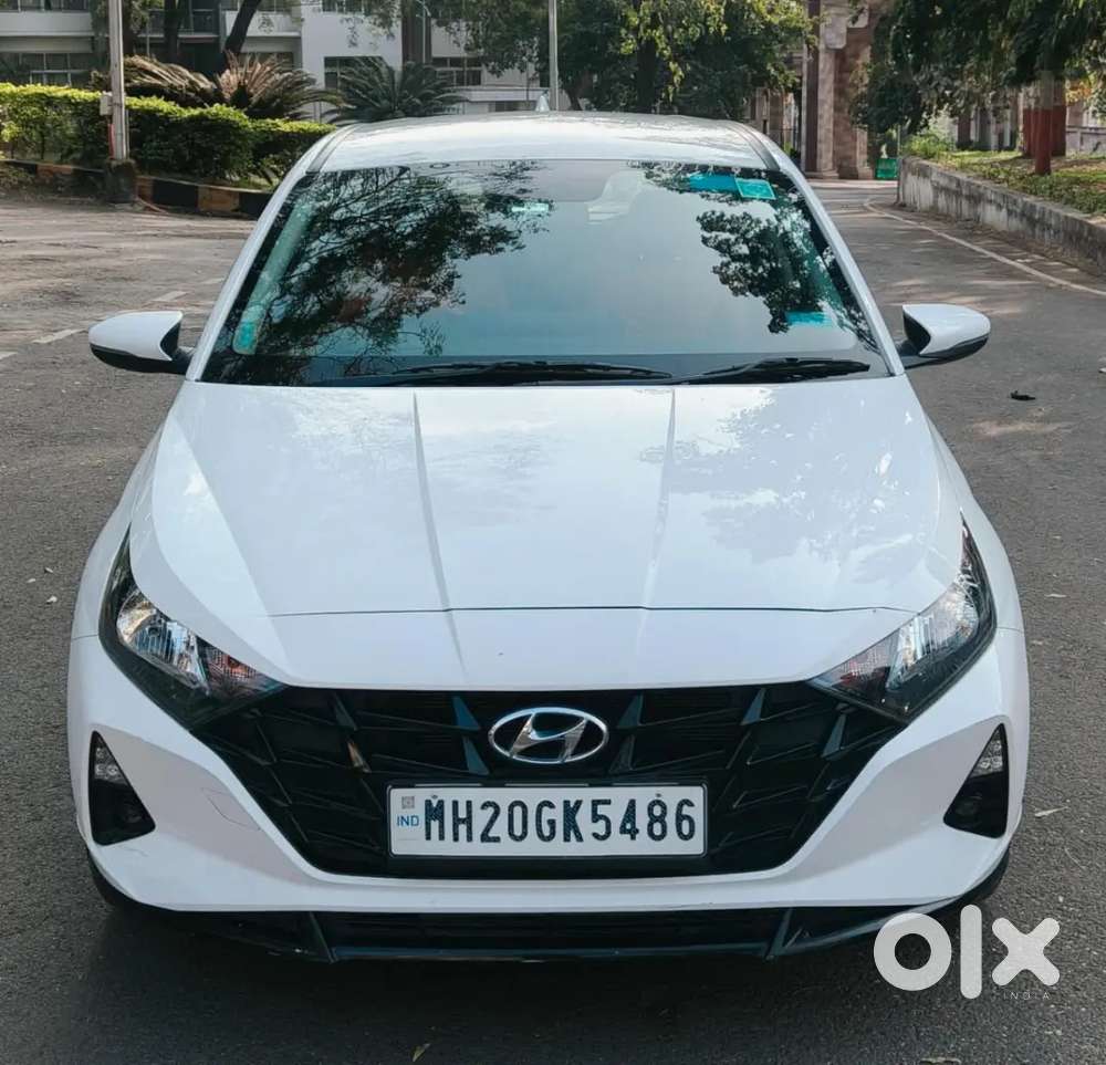 गाड़ी में कोई काम नहीं है गाड़ी Sirf 8200 Km चली है