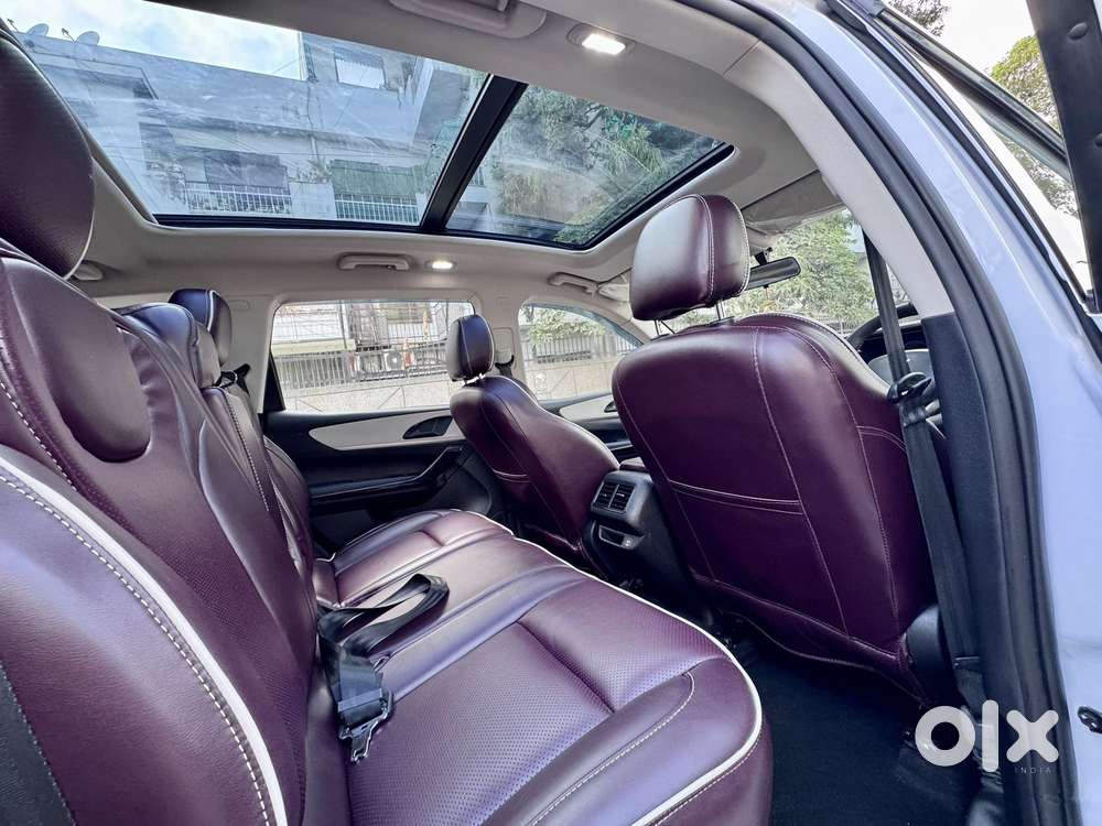 Mahindra Xuv700, 2025, Petrol