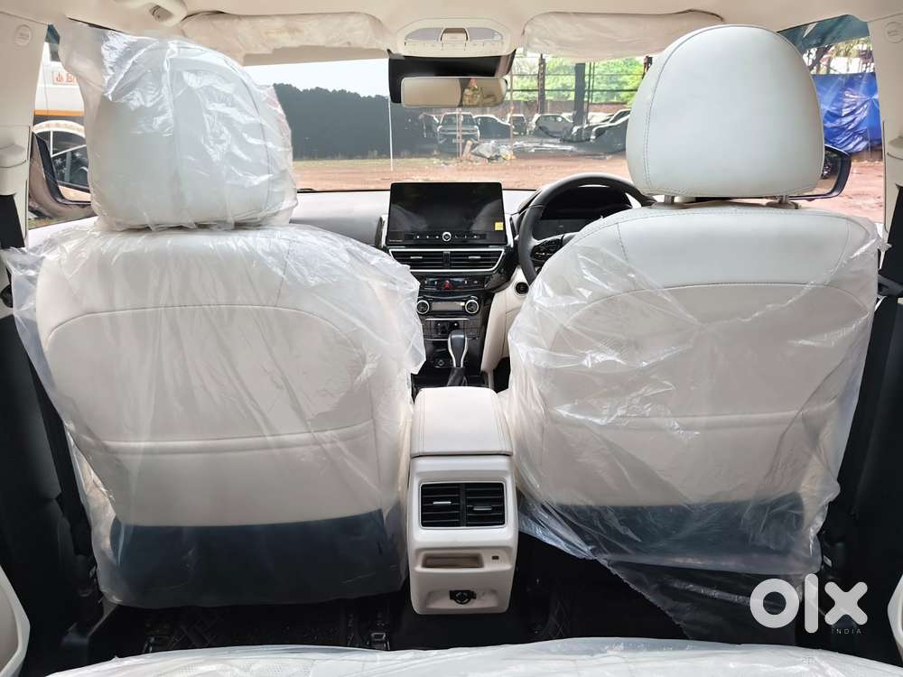 Mahindra Xuv 3xo Ax7l 1.2 Petrol At (pg), 2026, Petrol