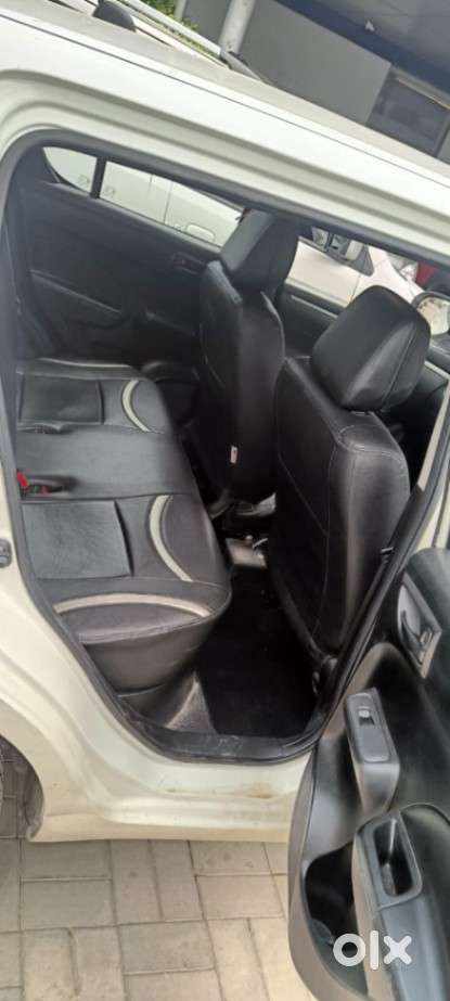 Maruti Suzuki Swift Lxi, 2017, Petrol