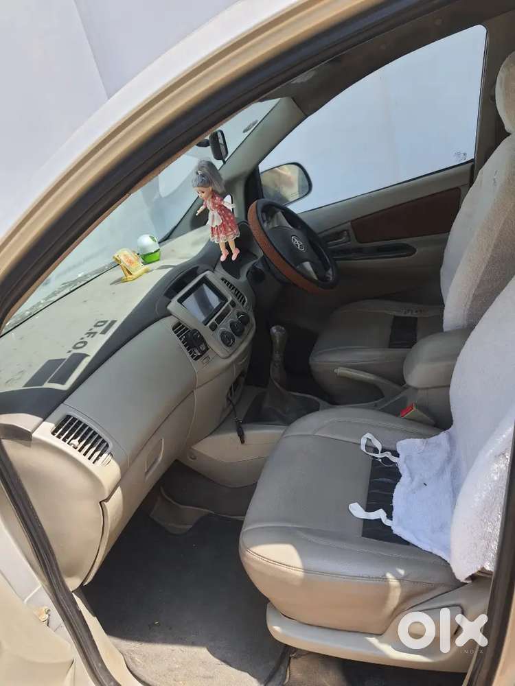 Toyota Innova 2015 Diesel 132000 Km Driven