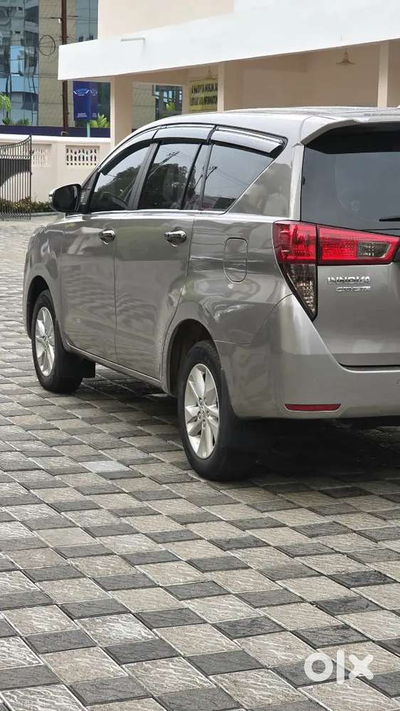 Toyota Innova Crysta 2023