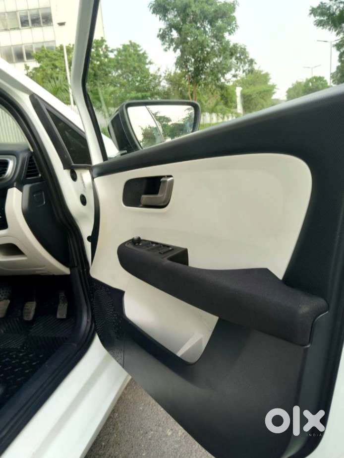 Tata Altroz Xz, 2024, Petrol