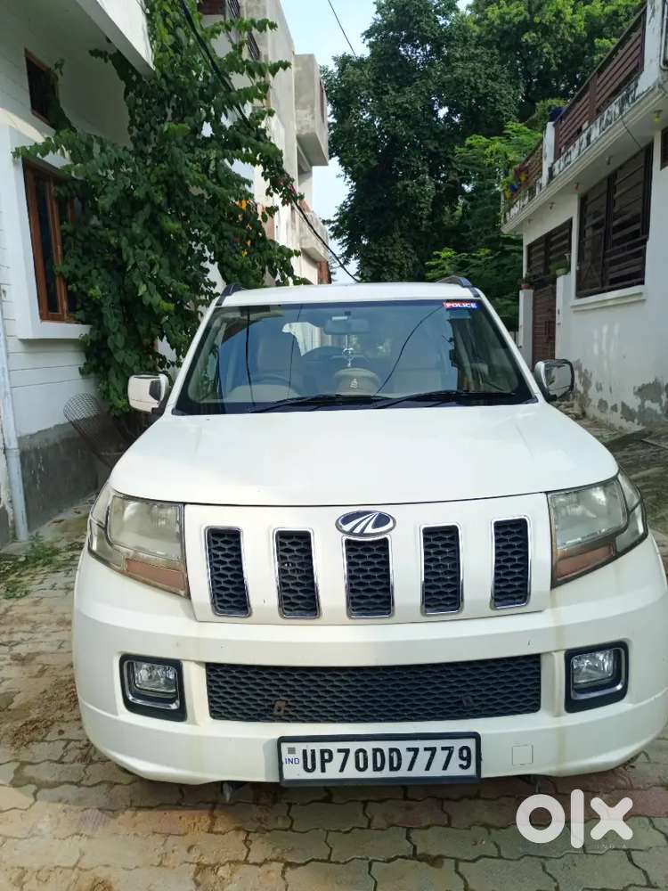 Mahindra Tuv 300 2015 Dual Tone