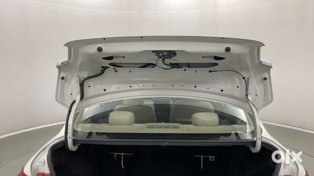 Maruti Suzuki Dzire 1.2 Vxi Amt, 2019, Petrol