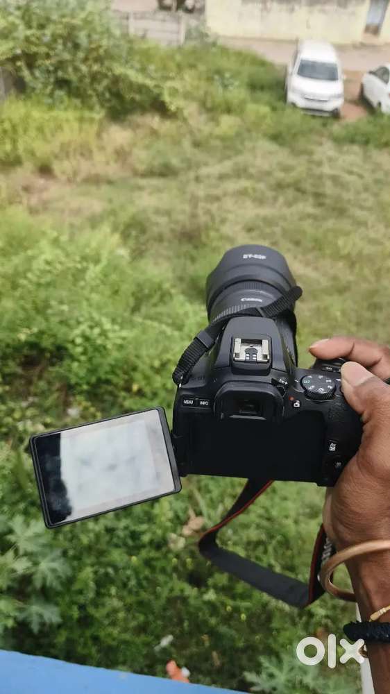 Canon 200 d mark !!️ less used 2021 bill