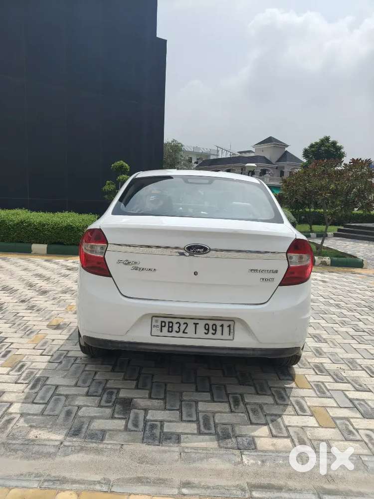 Ford Aspire Titanium Blu 2015