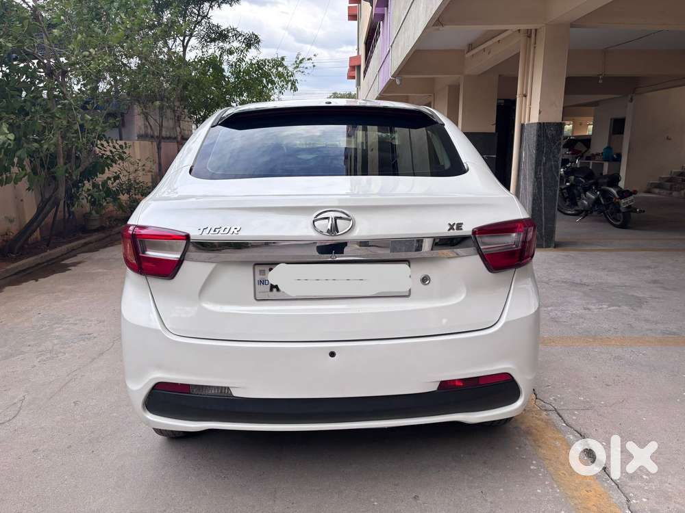 Tata Tigor Xe, 2017, Petrol
