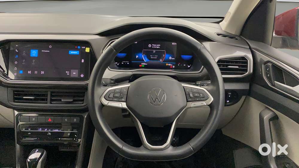 Volkswagen Taigun 1.0 Tsi Topline At, 2023, Petrol