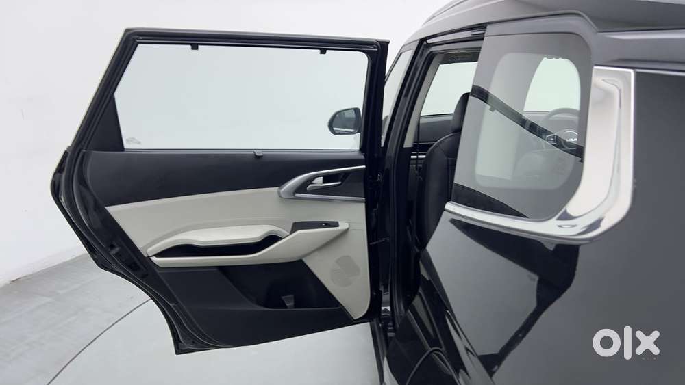 Kia Carens Prestige 1.5 Turbo Petrol Imt 7 Str, 2023, Petrol