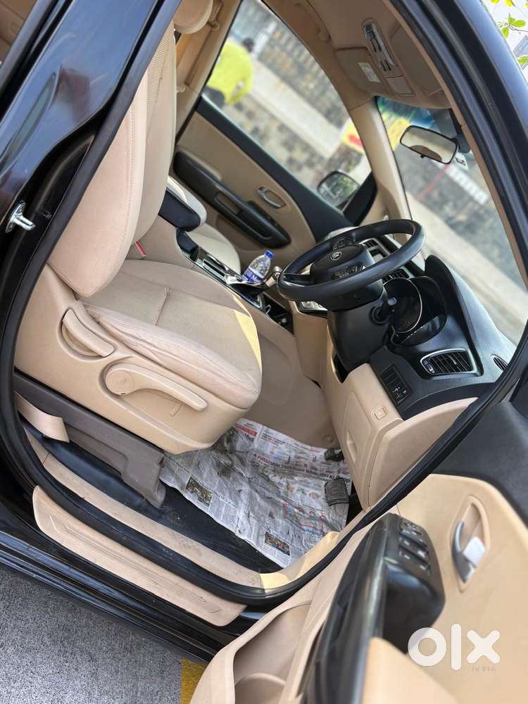 Kia Carnival Premium, 2020, Diesel