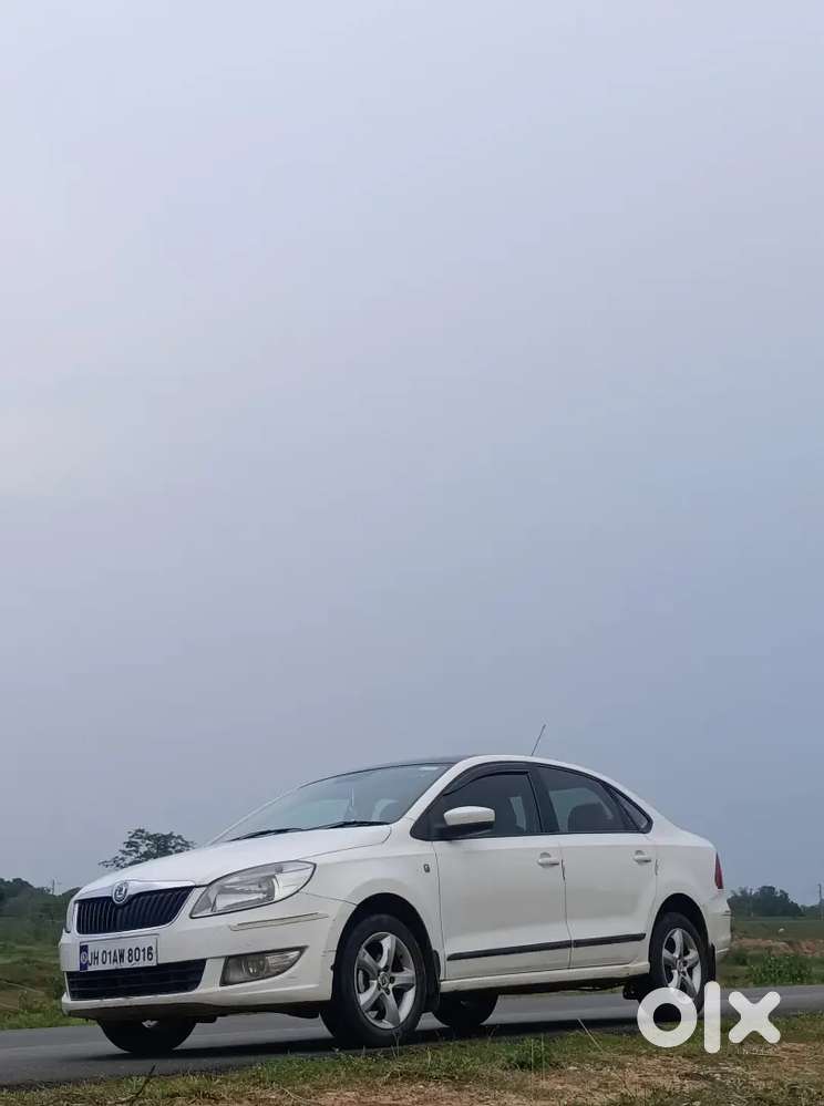 Skoda Rapid Elegance 2013 Diesel Manual