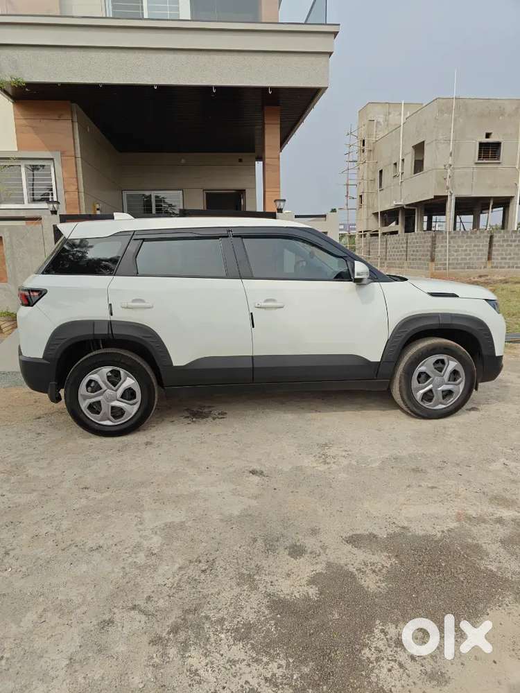 Maruti Suzuki Brezza Vxi Automatic Smart Hybrid 2024