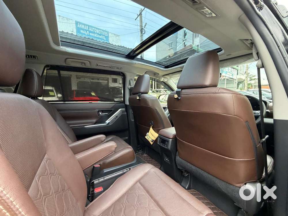 Toyota Innova Hycross 2.0 Zx (o) Hybrid 7 Str, 2023, Electric