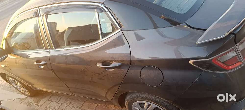 Hyundai Aura 4 Cng & Hybrids 74500 Km Driven