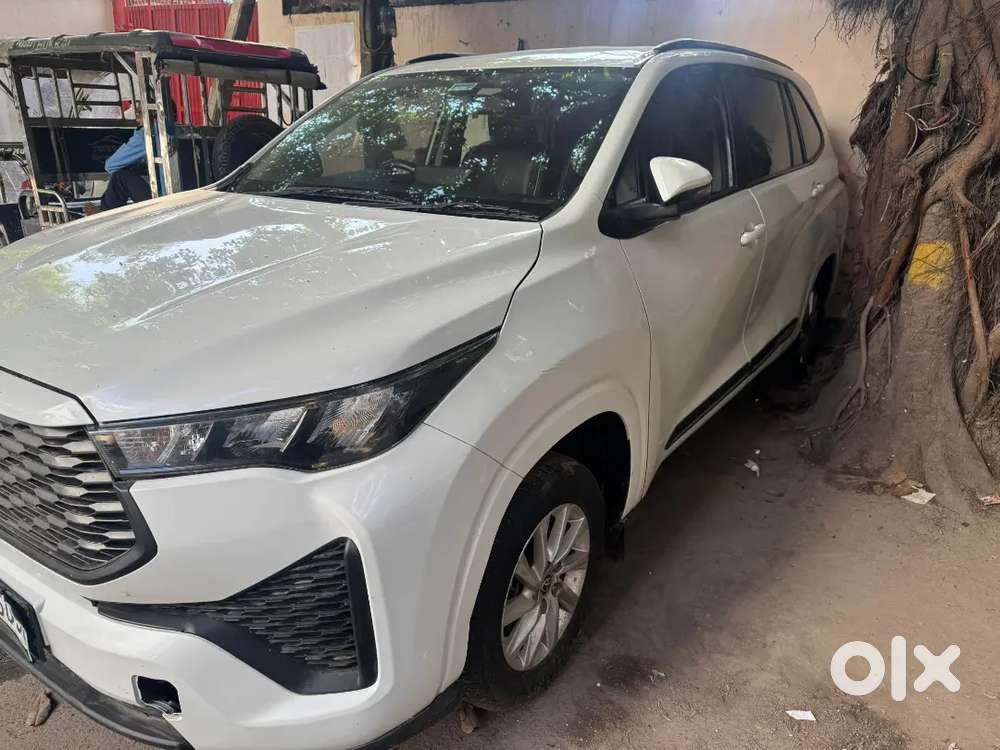 Toyota Innova Hycross 2023 Petrol Good Condition