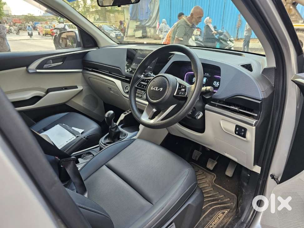 Kia Carens G 1.5 6mt Premium (o) 7-seater, 2025, Petrol
