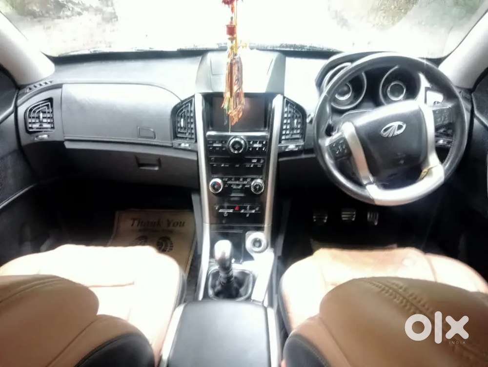 Mahindra Xuv500 W11 Sunroof  2019 Diesel  30000 Km Drivenrj27