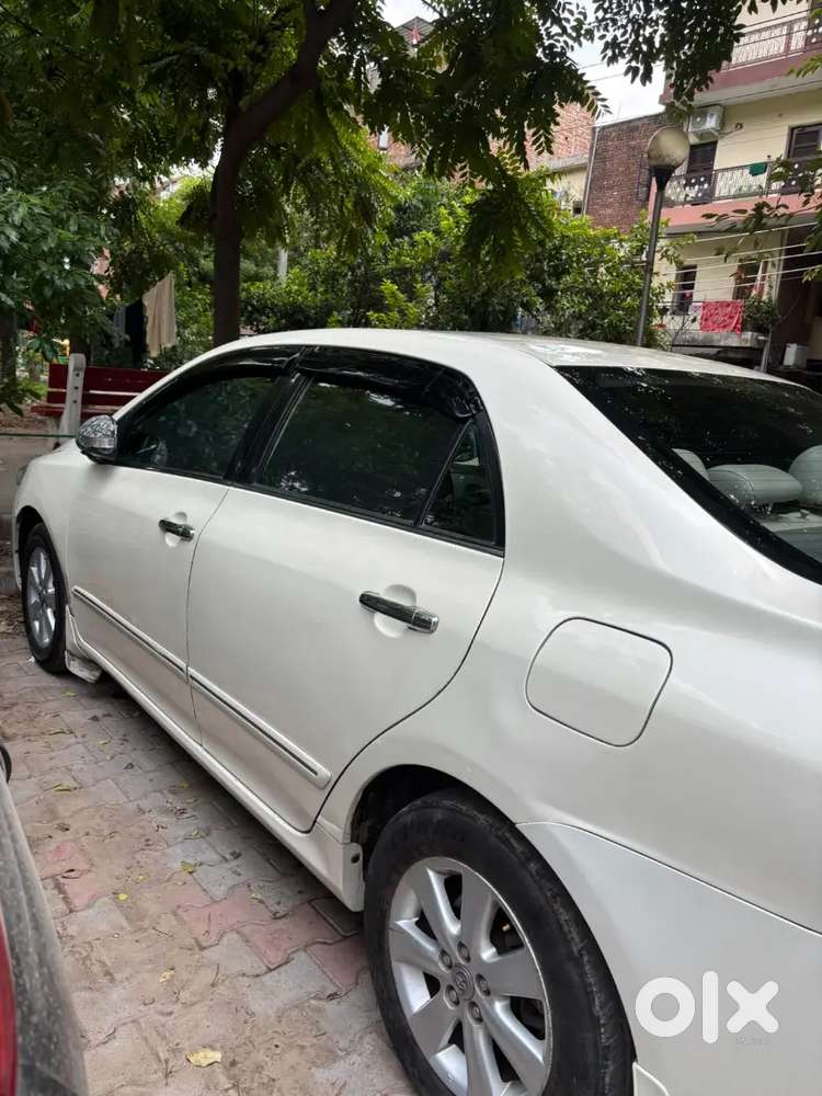 Toyota Corolla Altis 2011 Car