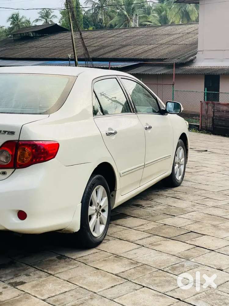 Toyota Corolla Altis 2011 Diesel 245556 Km Driven