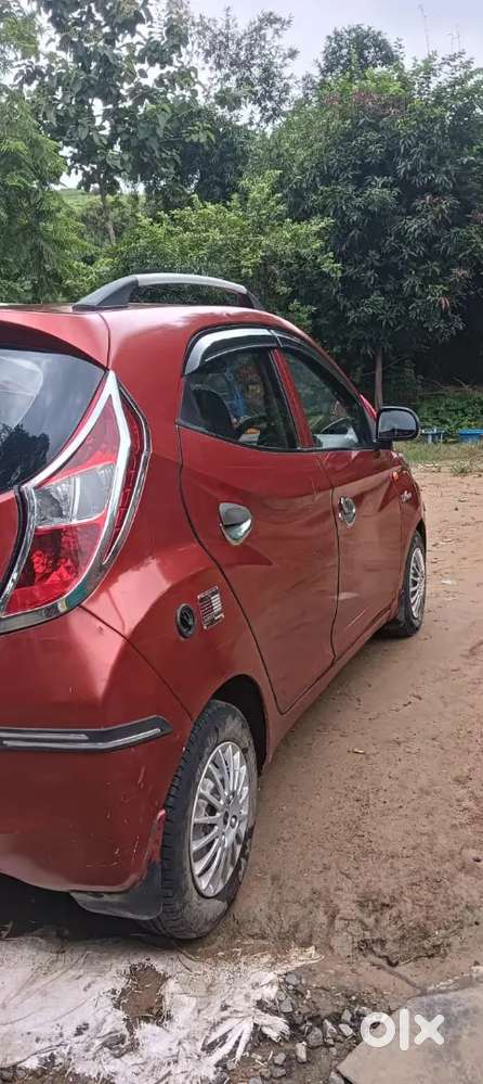 Hyundai Eon Magna 2013 Variant