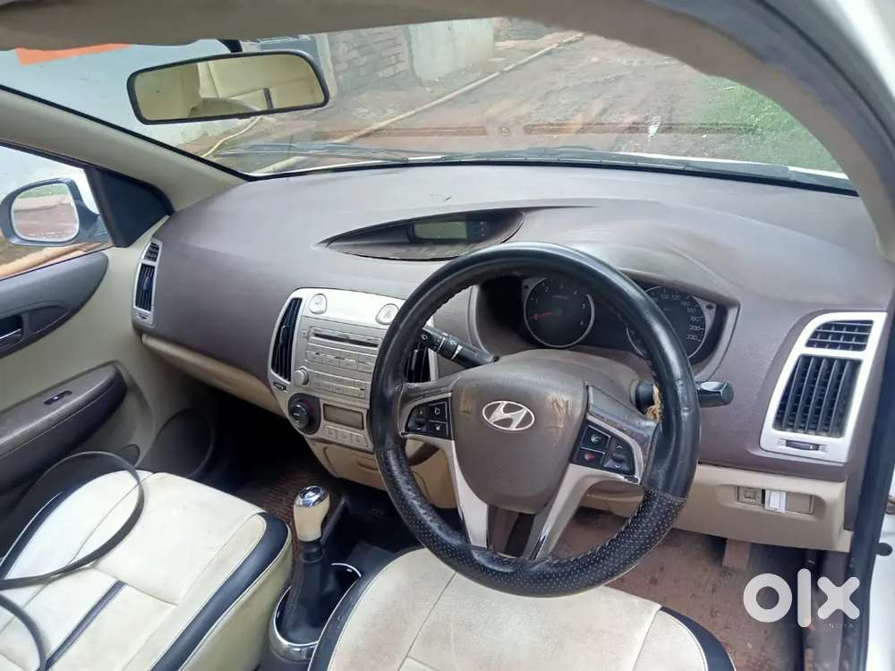 Hyundai I20 Crdi Sportz 2011 Manual (showroom Condition)