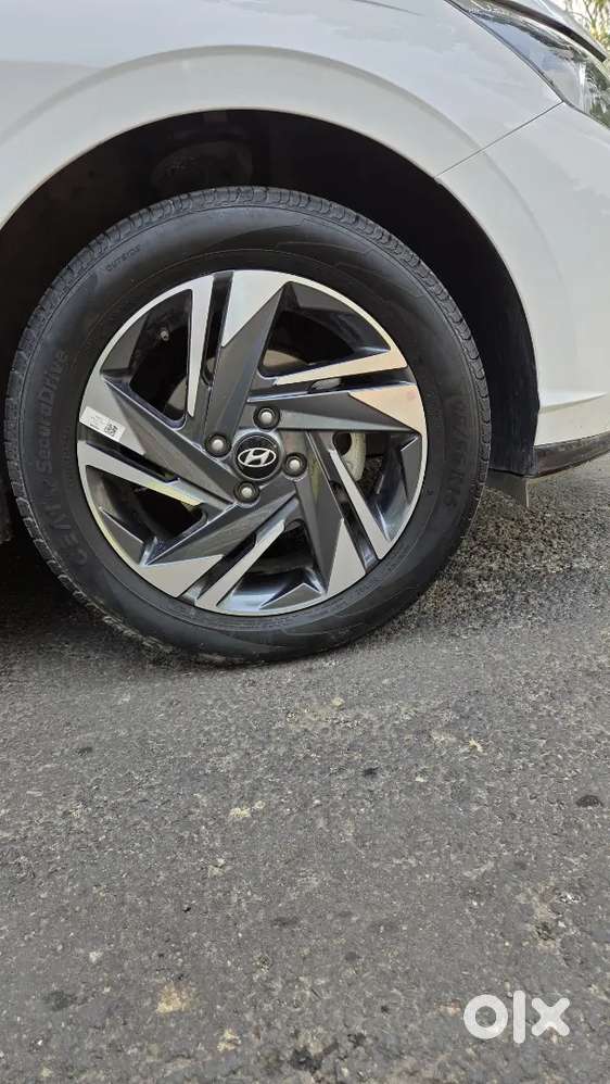 Top Model I20 Asta(o) | Low Km | Single Owner