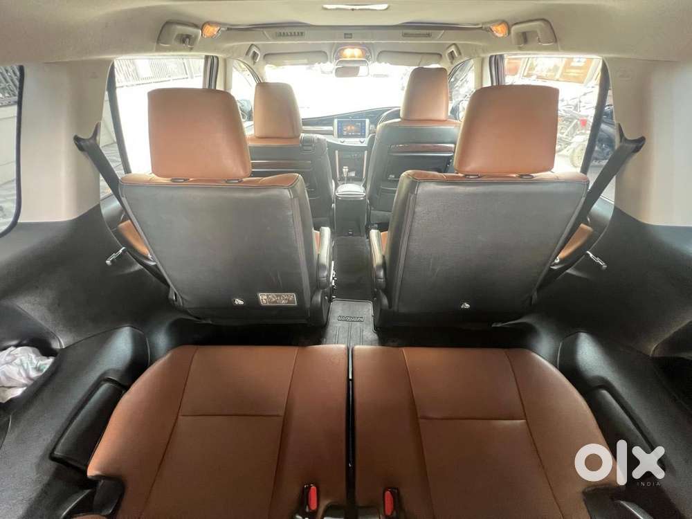 Toyota Innova Crysta 2.8 Zx At 7 Seater, 2017, Diesel