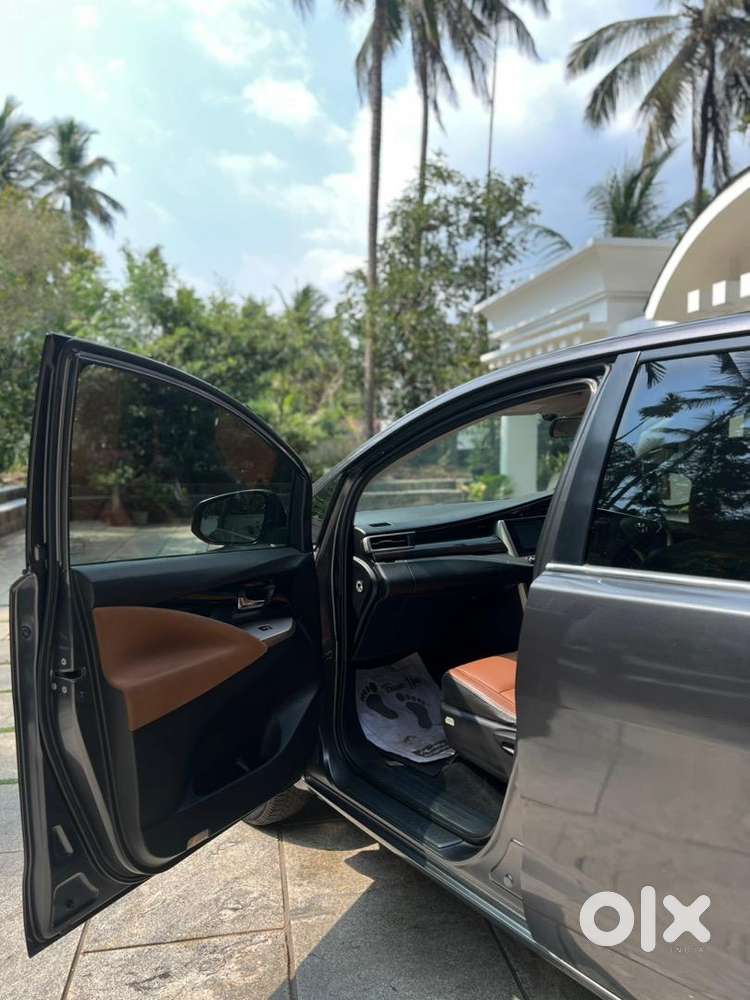 Toyota Innova Crysta 2017 Diesel Well Maintained