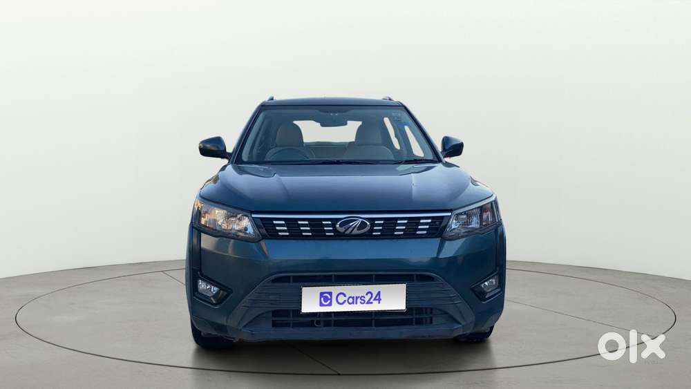 Mahindra Xuv300 1.2 W6 Amt Petrol, 2022, Petrol