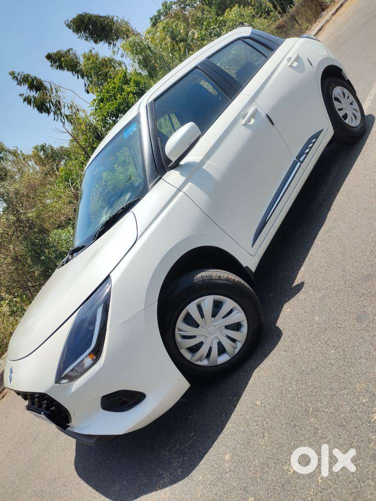 Maruti Suzuki Swift Vxi + Manual, 2025, Petrol