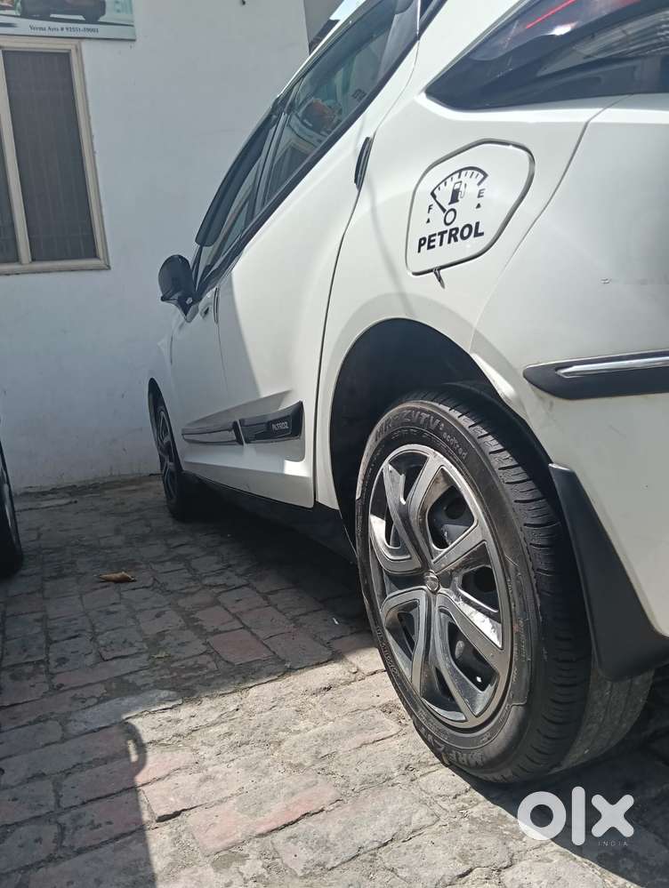 Tata Altroz 1.2 Xm Plus, 2022, Petrol